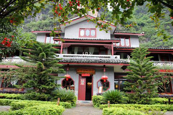 Yangshuo Mountain Retreat